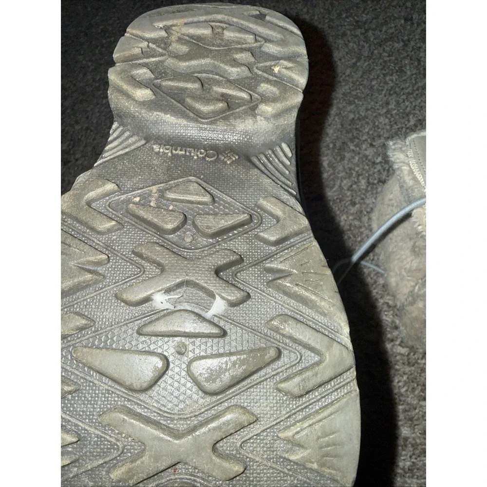 Columbia‎ Bugaboot Plus IV Boots Girls Size 4Youth  Heat 400g Insulated Winter